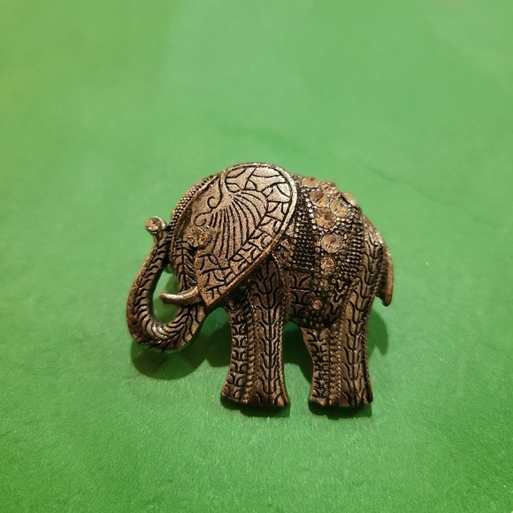 Intricate Elephant Brooch - Bronze - Picture 1 of 5